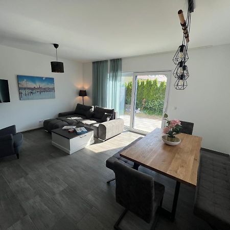 Doppelhaushaelfte Mit Terrasse Villa Elmenhorst/Lichtenhagen Eksteriør billede